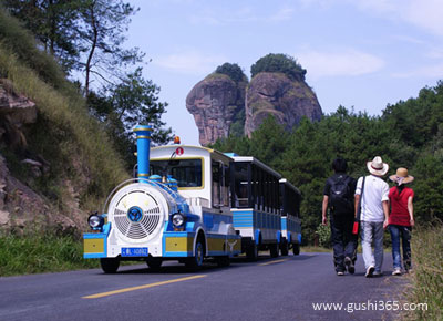 爱旅行的小火车 哄睡故事